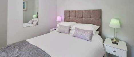 2 dormitorios, escritorio, tabla de planchar con plancha y wifi gratis