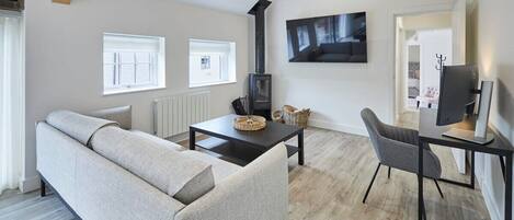 Fernseher, Kamin, Arbeitsbereiche