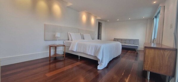 3 soverom, strykejern/-brett, wi-fi og sengetøy