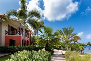 Property grounds - Spanish Water Apartments - Premium (Sint Willibrordus)