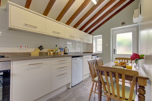 Fairfield Cottage -  a self catering cottage that sleeps 4 guests  in 2 bedrooms