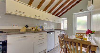 Fairfield Cottage - a self catering cottage that sleeps 4 guests in 2 bedrooms