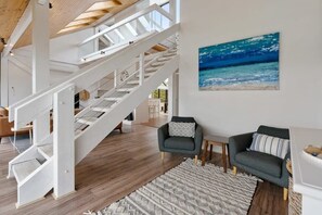 TV, fireplace, books - The Glass House 103 Bristow-Smith Ave Goolwa South (Goolwa South)