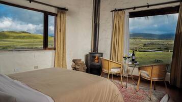 Vierbettzimmer | Hochwertige Bettwaren, Daunenbettdecken, Pillowtop-Betten, Zimmersafe