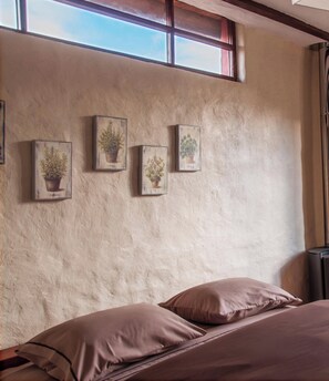 Deluxe Double or Twin Room | Premium bedding, down comforters, pillowtop beds, in-room safe - Hotel Tambopaxi (Machachi)
