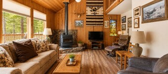 Peters Cabin Cozy Retreat in Sisters Tollgate Area
