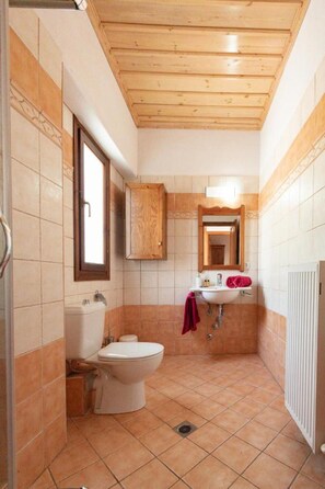 Villa | Bathroom