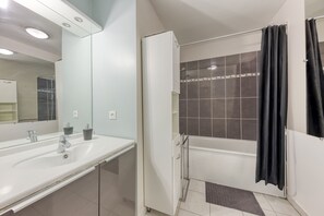 Handtücher, Seife, Toilettenpapier