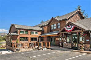 Exterior - Solitude Marmot #5 - Estes Park 2 Bedroom Condo by RedAwning (Estes Park)