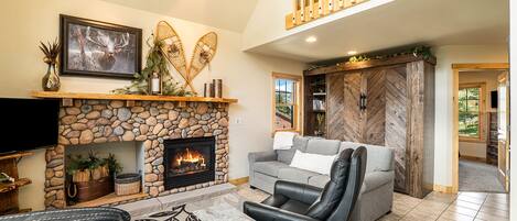 Condo, 2 Bedrooms | Living area