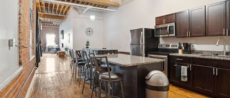 Lägenhet - 1 sovrum | Eget kök | Kylskåp, ugn, kaffe- och tebryggare och brödrost