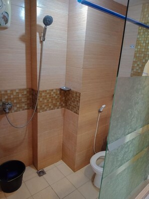 Deluxe appartement, 1 kingsize bed, uitzicht op bergen | Badkamer