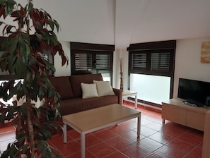 Smart TV - Apartamento Amatista, en pleno centro histórico de Nájera. (Nájera)