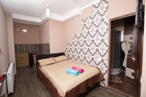 1 bedroom, iron/ironing board, WiFi, bed sheets