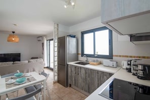 Frigorifero, microonde, forno, lavastoviglie