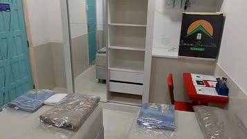 高级双人房或双床房, 露台 | 高档床上用品、记忆海绵床垫、免费 WiFi、床单