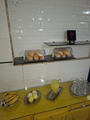 Petit déjeuner préparé sur commande (20.00 BRL par personne)