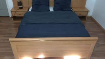 1 bedroom, free WiFi, bed sheets