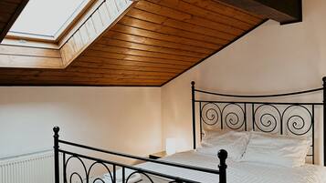 2 bedrooms, WiFi, bed sheets