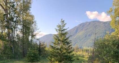 Cozy country mobile home on 18 acres farm sleep 5