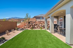 House, 4 Bedrooms | Property grounds - Sand Dune Villa 4 Bedroom Home (Washington)