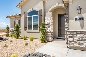 House, 4 Bedrooms | Exterior detail - Sand Dune Villa 4 Bedroom Home (Washington)