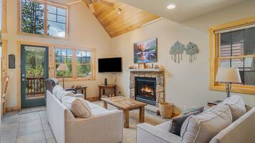 Condo, 2 Bedrooms | Living area