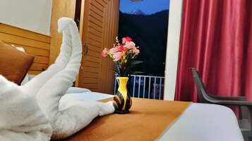Quarto luxo, 1 cama King, vista para a montanha | Wi-Fi de cortesia