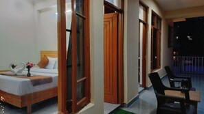 Deluxe Room, 1 King Bed, Mountain View | Balcony - White Mountain By Hill Hikers (Dharamshala)