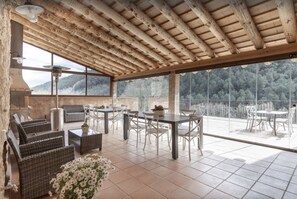 Outdoor dining - Can Morei - El Jardí. Gran Apartamento 4/5personas (Orpi)