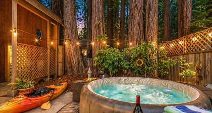 Dock! Direct River Access! Hot Tub~Game Room~Guerneville~Lazy River