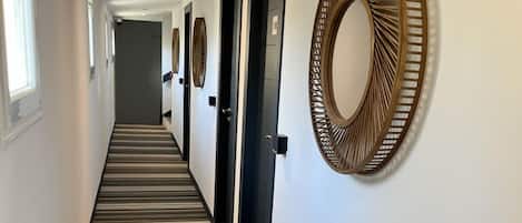 Handrails in hallways