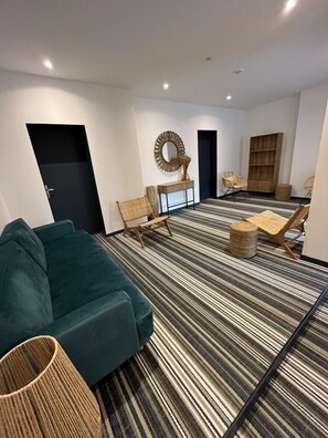 Reception - HOME PLACE (Gujan-Mestras)