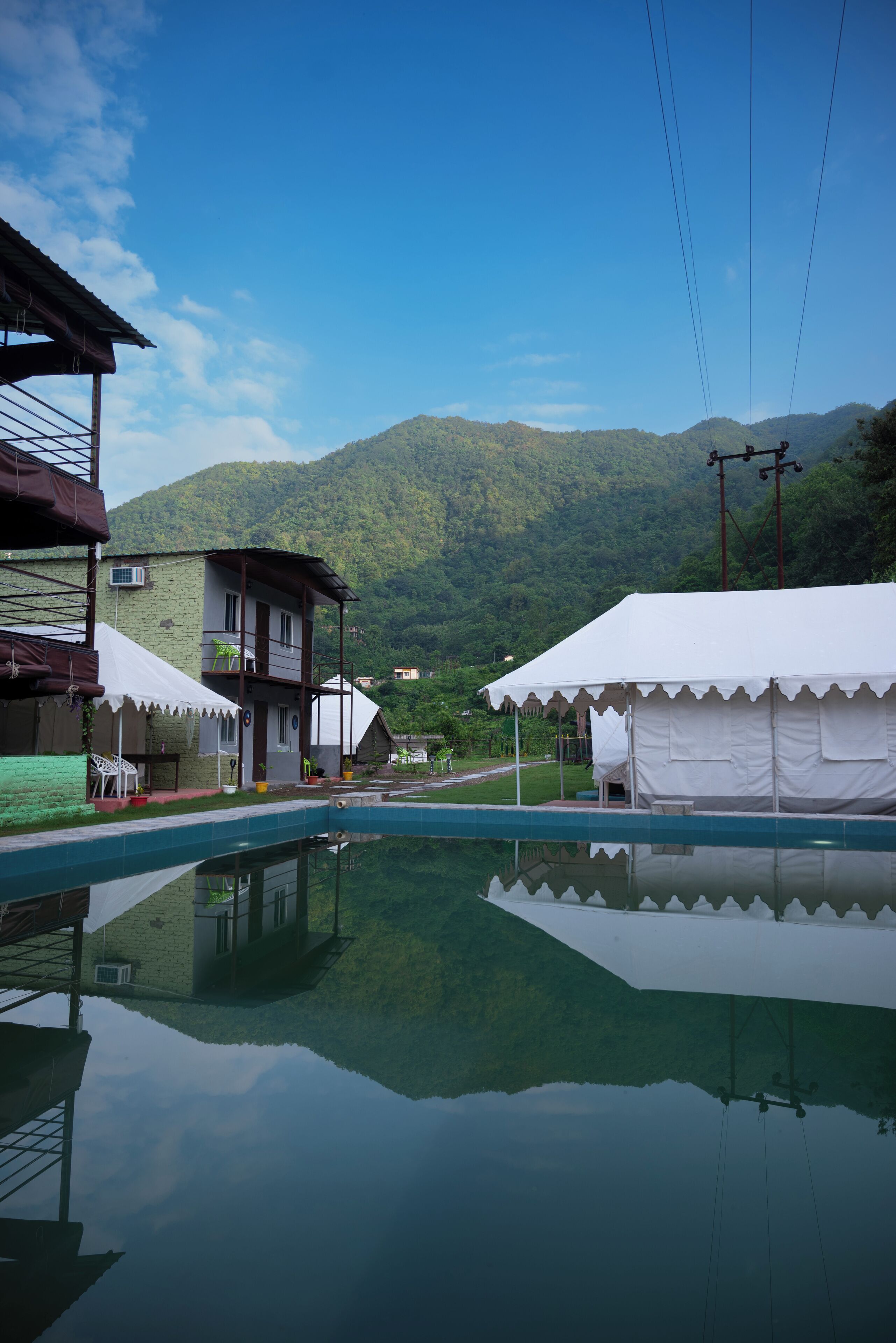 2 piscines extérieures