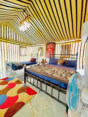 1 bedroom, Egyptian cotton sheets, premium bedding, in-room safe