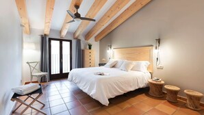 2 bedrooms, WiFi, bed sheets - Can Morei - El Castell, Apart. 4 Personas, Terraza (Orpi)