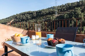 Outdoor dining - Can Morei - El Castell, Apart. 4 Personas, Terraza (Orpi)