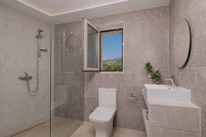 Basic Villa | Bathroom - Spartia Villa (Zakynthos)