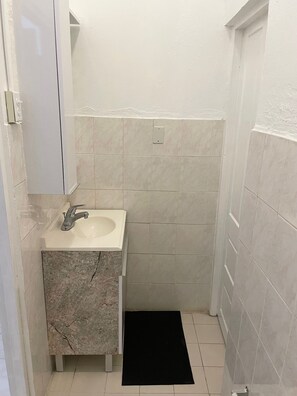 Dusche, Handtücher, Seife, Shampoo