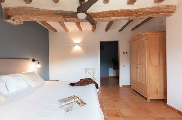 2 chambres, fer et planche à repasser, Wi-Fi gratuit, draps fournis