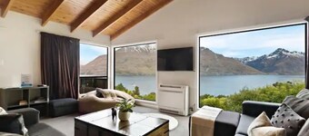 The Alpine - Queenstown Holiday Home