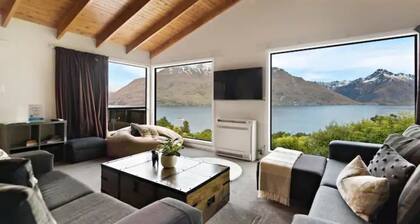 The Alpine - Queenstown Holiday Home