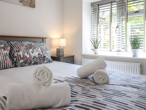 2 bedrooms, individually decorated, individually furnished, free WiFi