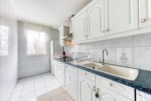 Refrigerador, horno y tostadora 