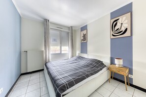 2 habitaciones, tabla de planchar con plancha, wifi y ropa de cama 