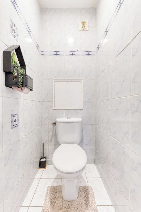 Towels, toilet paper