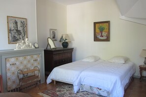 2 slaapkamers, een strijkplank/strijkijzer, wifi, beddengoed