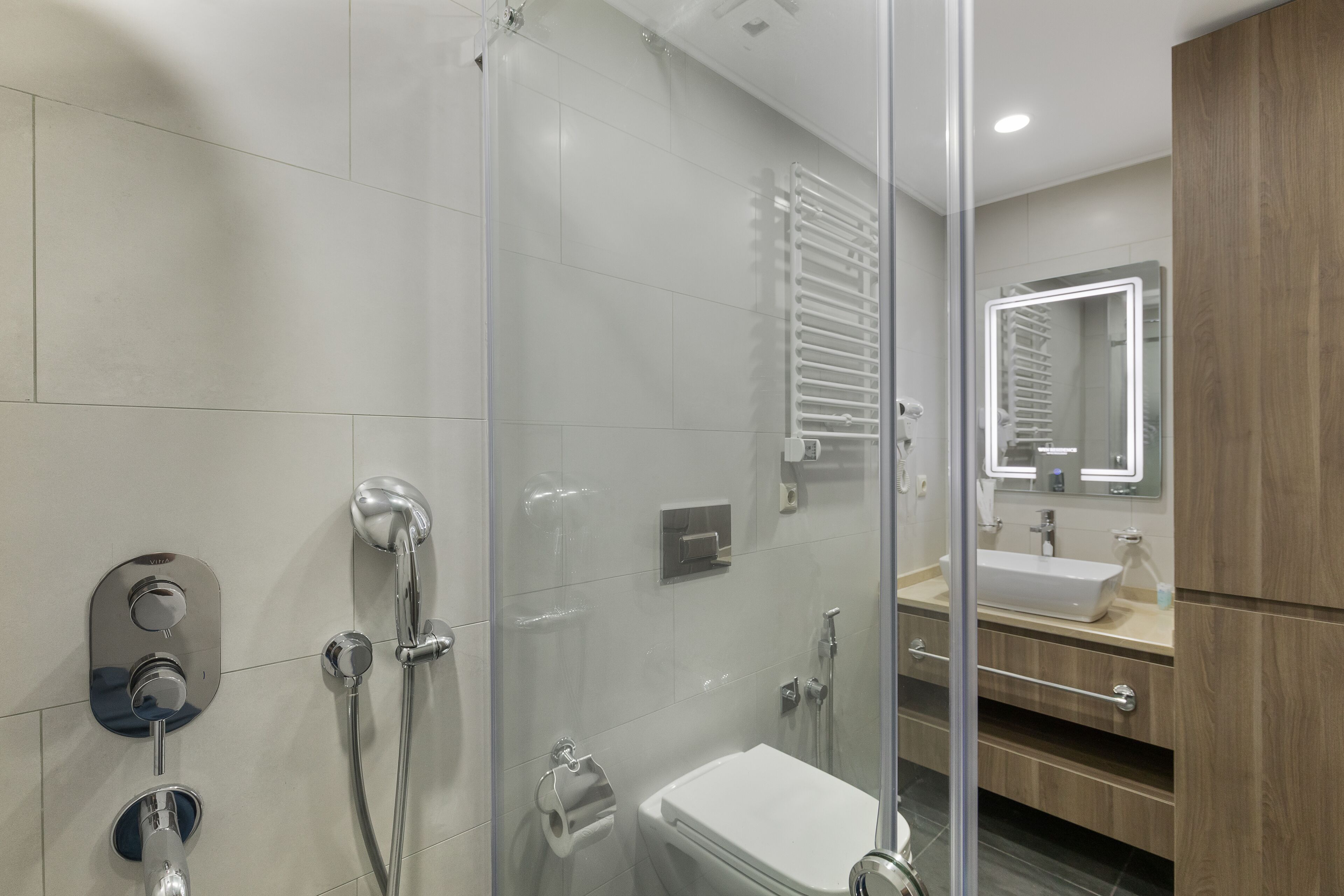 Standard Studio, 1 Queen Bed, Non Smoking | Bathroom | Hair dryer, towels, soap, shampoo