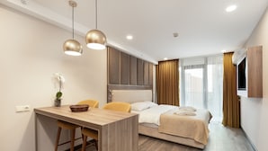 Studio Tiêu chuẩn, 1 giường cỡ queen, không hút thuốc | Minibar, két bảo mật tại phòng, bàn ủi/dụng cụ ủi quần áo