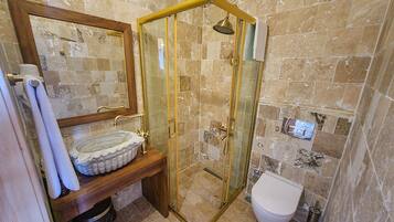 Deluxe Room | Bathroom | Shower, rainfall showerhead, hair dryer, bathrobes